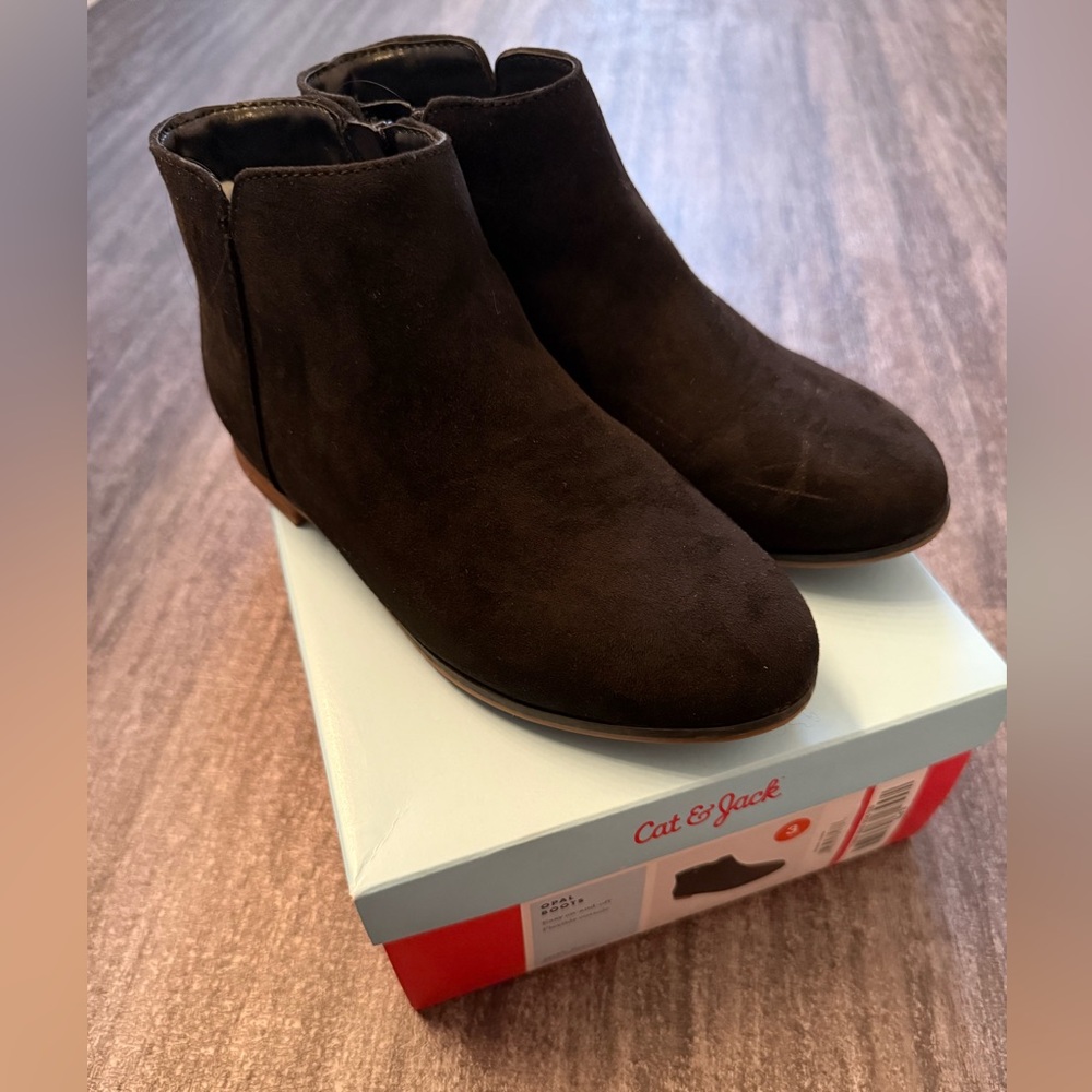 Cat and Jack black โOpalโ zip up boots
